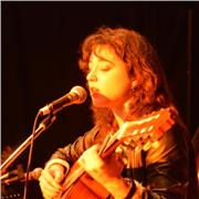 Professeur de guitare expérimentée pour débutants à intermédiaires